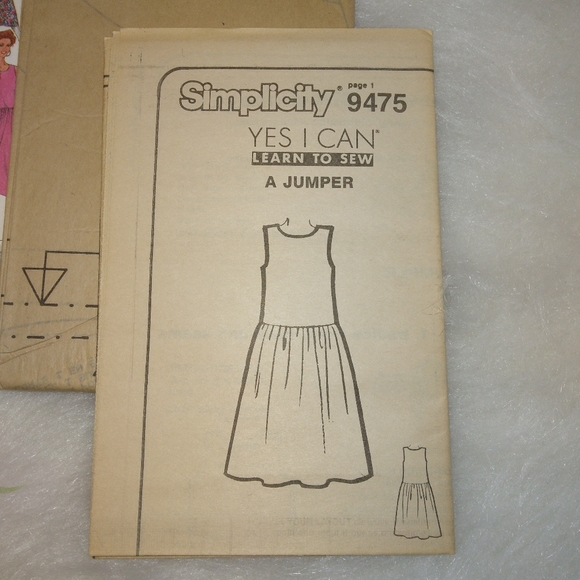 Simplicity 9475 EASY Jumper, learn to Sew Size 4-6-8 - Picture 4 of 5